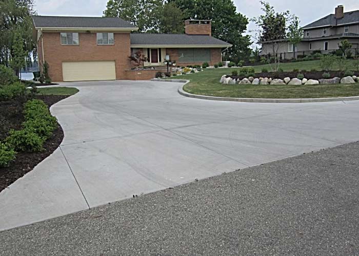 How To Maintain New Concrete Driveway In Bonita?